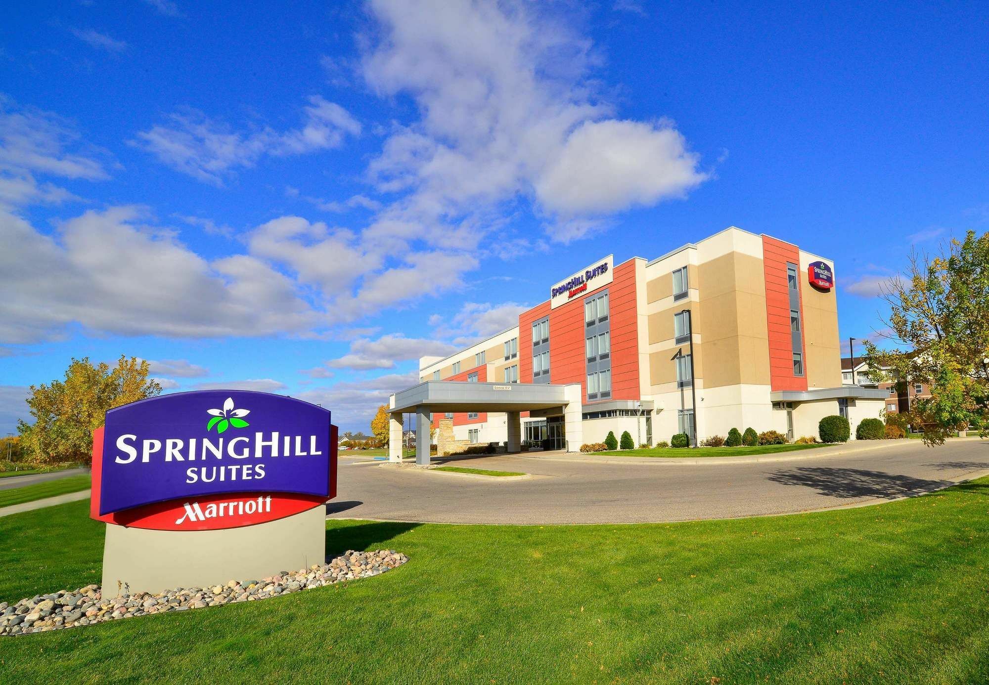 Springhill Suites By Marriott Grand Forks Exterior photo